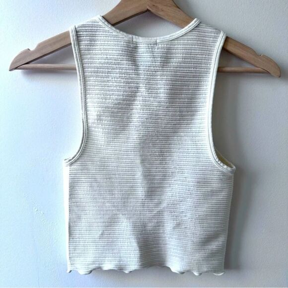 Forever 21 white sleeveless cropped shirt medium ribbed trendy minimalist clean - Picture 2 of 2
